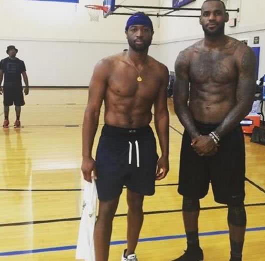 通过深挖历 通过深挖历